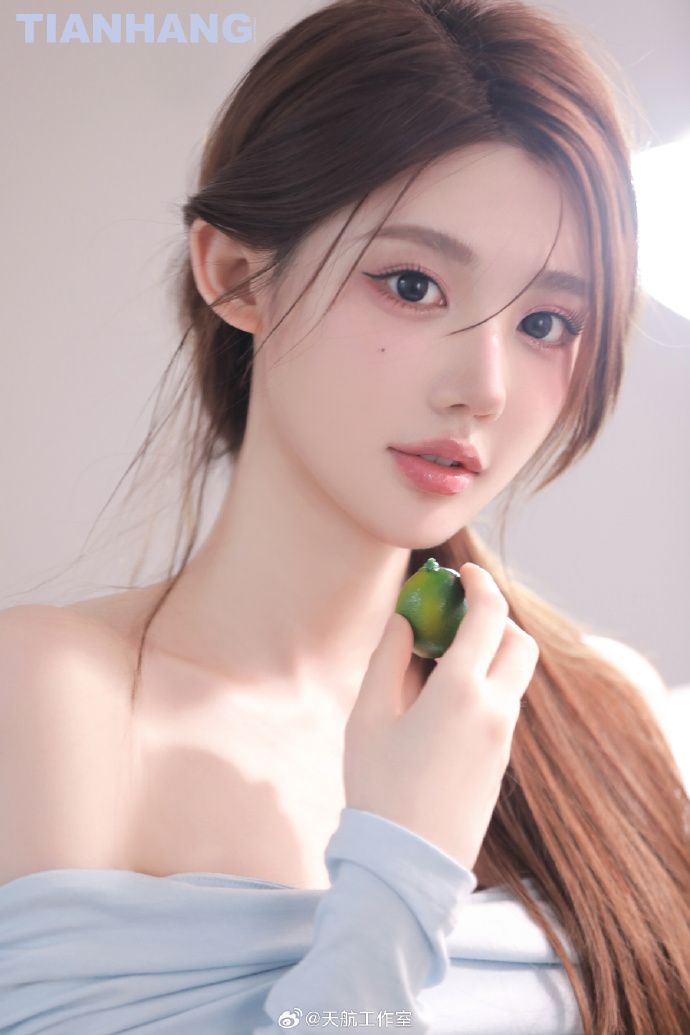 奇异博士2 封面